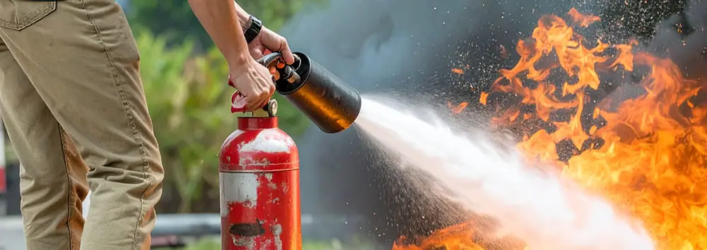 Formation incendie obligatoire : quelles sanctions encourt votre entreprise en cas de manquement ?