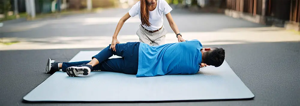 Comment mettre une victime en Position Latérale de Sécurité (PLS) ?